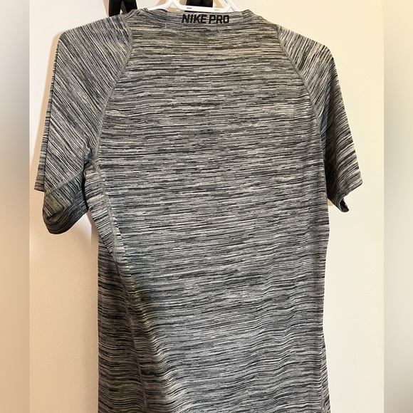 NIKE PRO T-shirt! - Picture 2 of 3